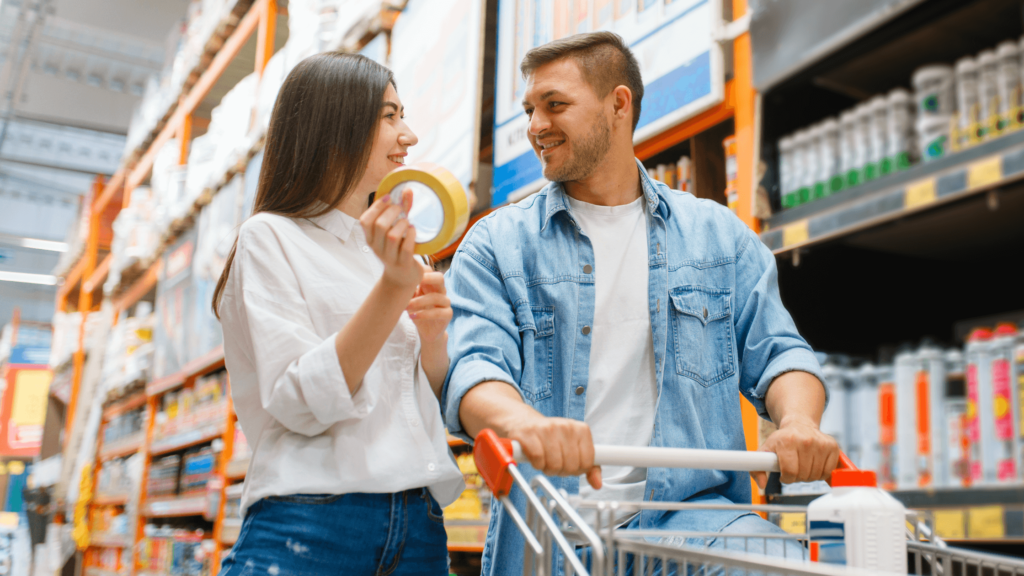 consumidor fazendo compras dentro das tendências do varejo